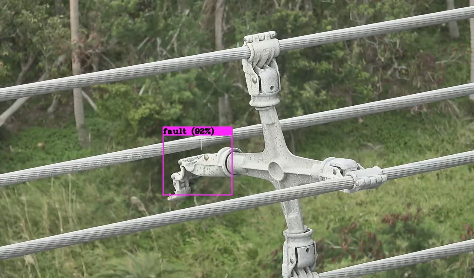 ML-powered fault detection on power line infrastructure